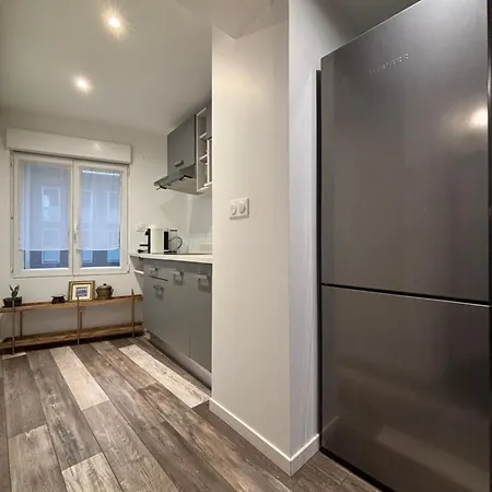 Cosy Near Apartment *